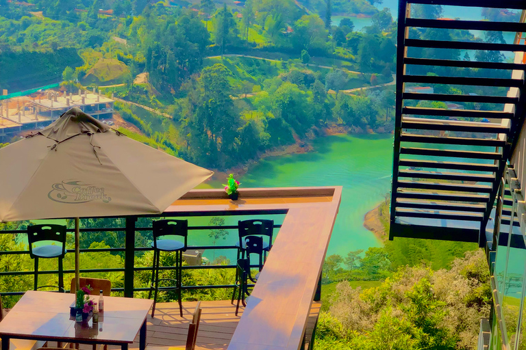Tour Guatapé - Piedra del Peñol with departure from Medellín