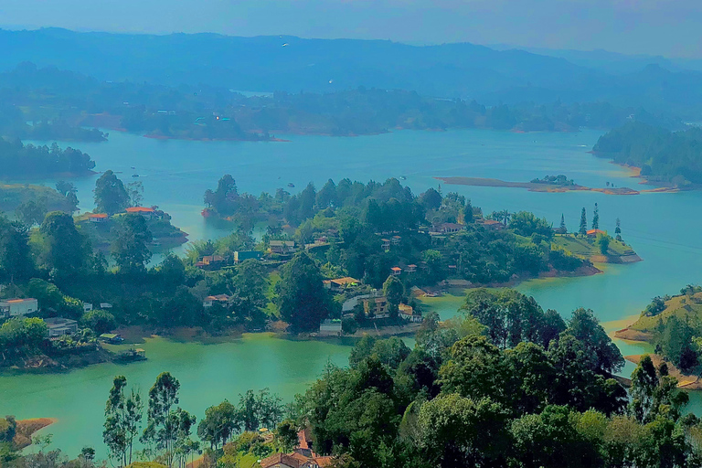 Tour Guatapé - Piedra del Peñol with departure from Medellín