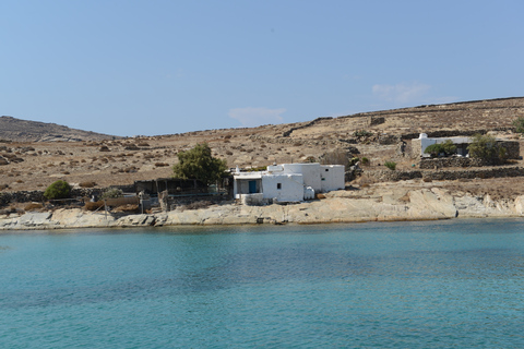 Desde Mykonos: crucero privado en catamarán por la isla y cena