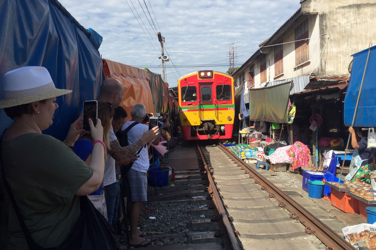 Private Day Tour to Floating market and Ayutthaya