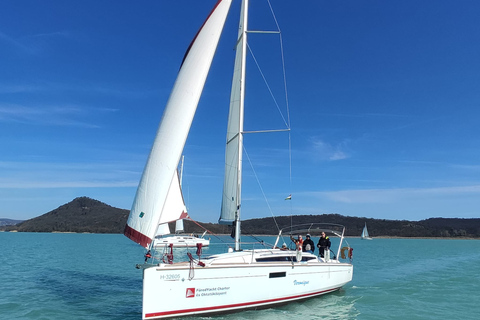 Vanuit Boedapest: privézeiltocht Balatonmeer/schiereiland Tihany