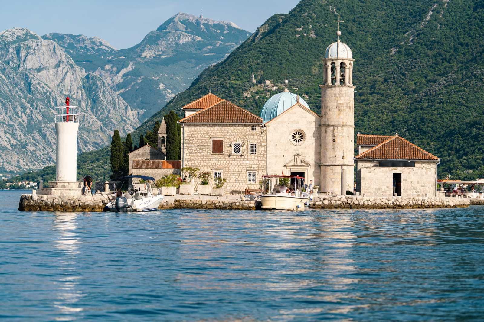 Von Kotor aus: Boot-, Kajak- und Radtour