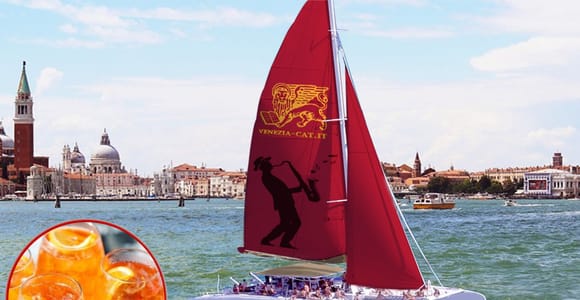 Venedig: Lagunen-Katamaran-Kreuzfahrt mit Musik und Getränken