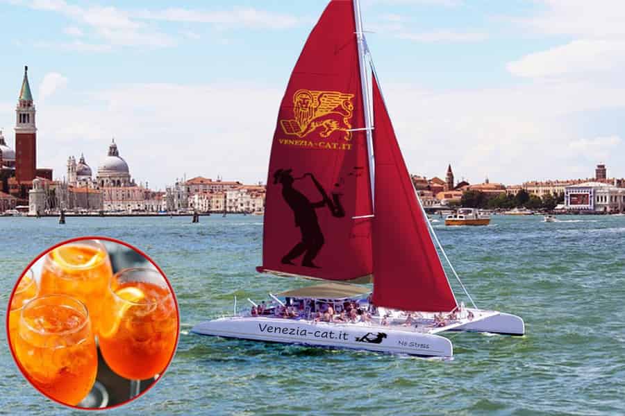 Venedig: Lagunen-Katamaran-Kreuzfahrt mit Musik und Getränken. Foto: GetYourGuide Venedig: Lagunen-Katamaran-Kreuzfahrt mit Musik und Getränken. Foto: GetYourGuide