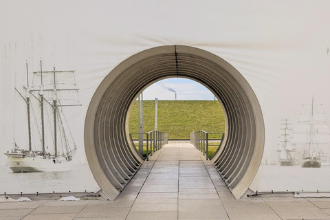 Bremerhaven: Weser Promenade Guided Discovery Walk