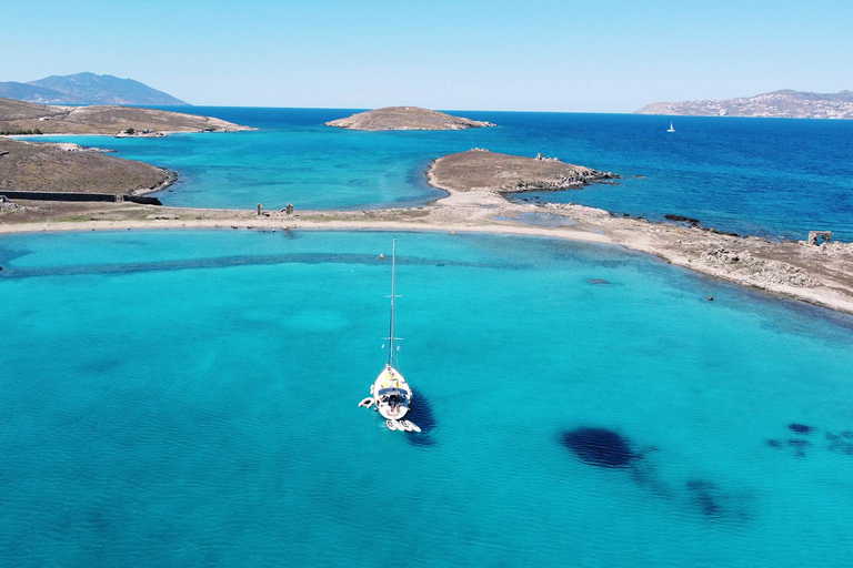 Mykonos: Crociera al tramonto sull&#039;isola di Rhenia con trasferimento e pasto