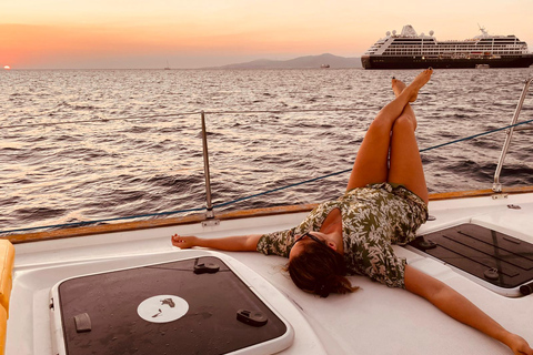 Mykonos: Rhenia Island Sunset Cruise met transfer en maaltijd