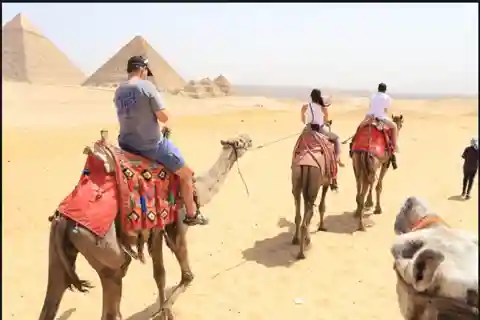 Caïro: Privétour door de piramides van Gizeh, het Egyptisch Museum en de bazaar