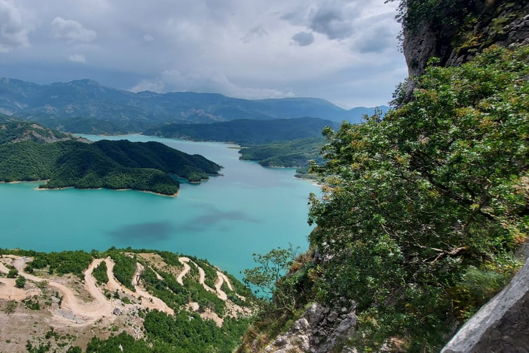 Lago Bovilla y Teleférico a Dajti