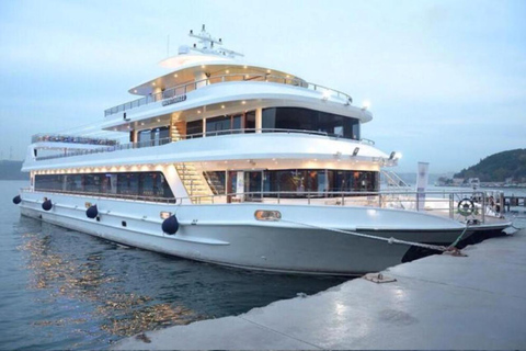 Baku: Caspian Sea Boat Tour with City Skyline Views Baku: Caspian Sea Sightseeing Cruise - Business Class