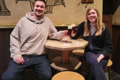 Düsseldorf: Geführte Biertour mit 4 Bieren & einer flexiblen Route