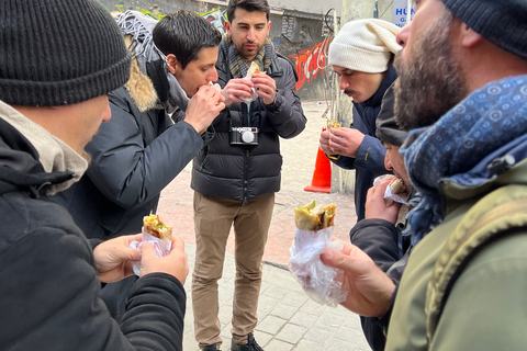 Istanbul: tour gastronomico guidato di cibo di strada e mercati