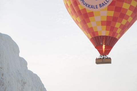 Vol en montgolfière au lever du soleil à Pamukkale et Hierapolis