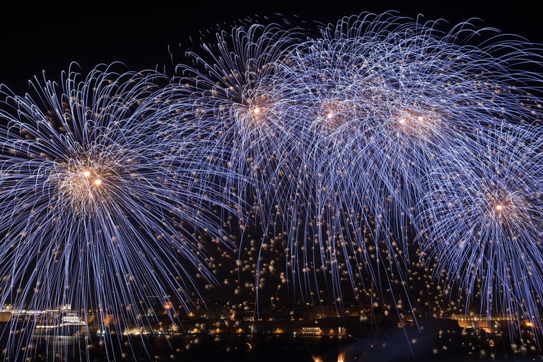 Valletta: Malta Fireworks Festival Cruise Malta International Fireworks Festival: St Paul's Bay