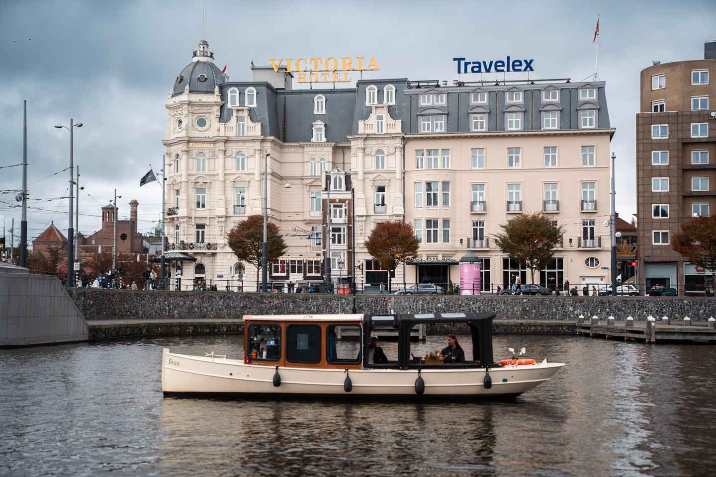 Amsterdam Canal Boat Tour with Live Guide