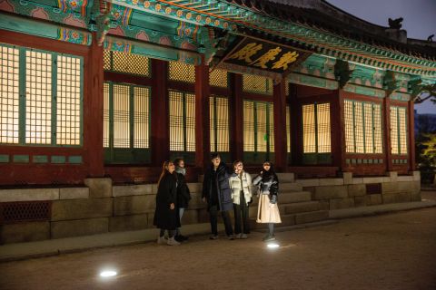 Séoul : Visite guidée nocturne des palais, des temples et des marchés