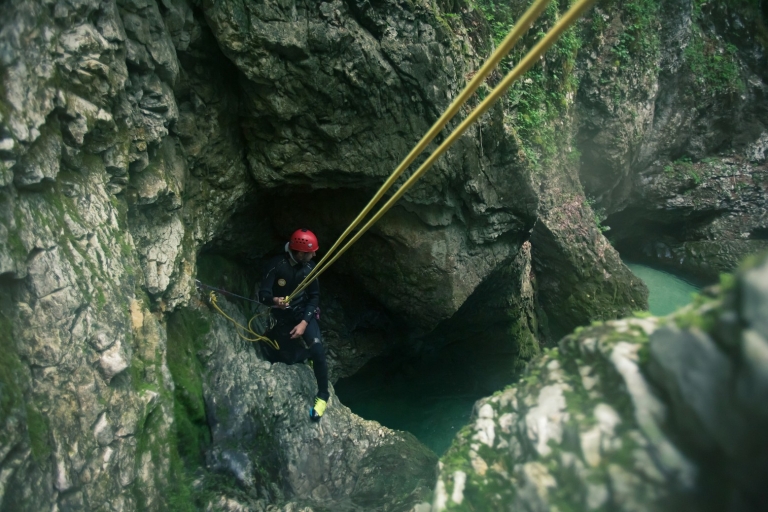 Bled: verbazingwekkende canyoning-avontuurlijke tour van een halve dag