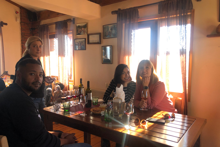 Kahketi Excursión de un día con cata de vinos y almuerzo