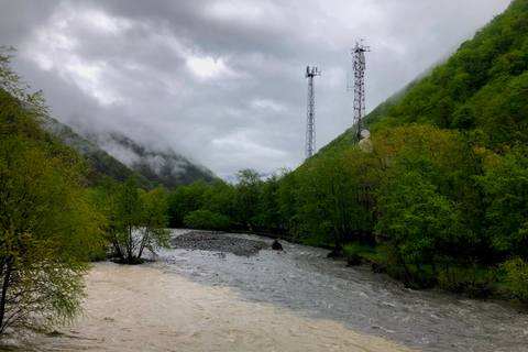 Gudauri et Kazbegi: excursion privée d'une journée au départ de Tbilissi