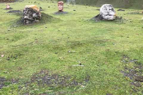 Gudauri et Kazbegi: excursion privée d'une journée au départ de Tbilissi