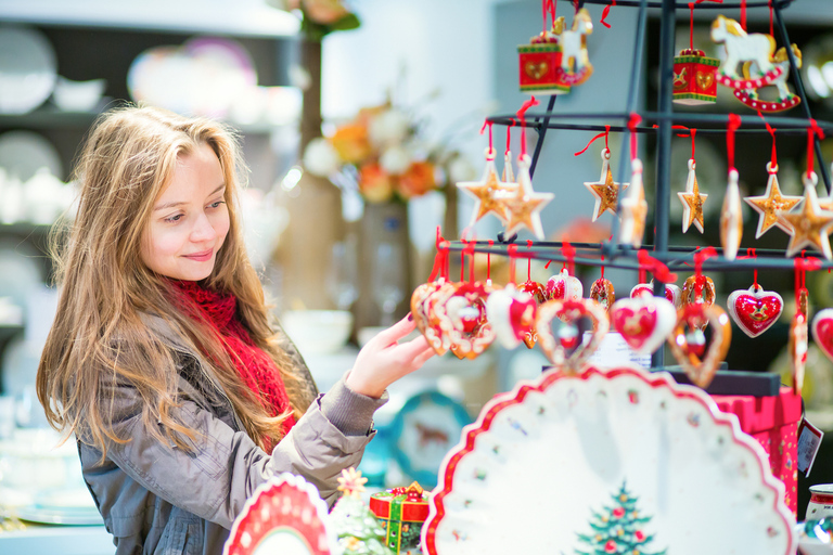 Enchanting Christmas Walking Tour in Cannes