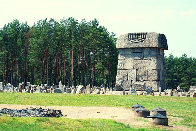 Varsovie: visite en petit groupe du camp d'extermination de TreblinkaVisite en petit groupe de Treblinka en voiture premium