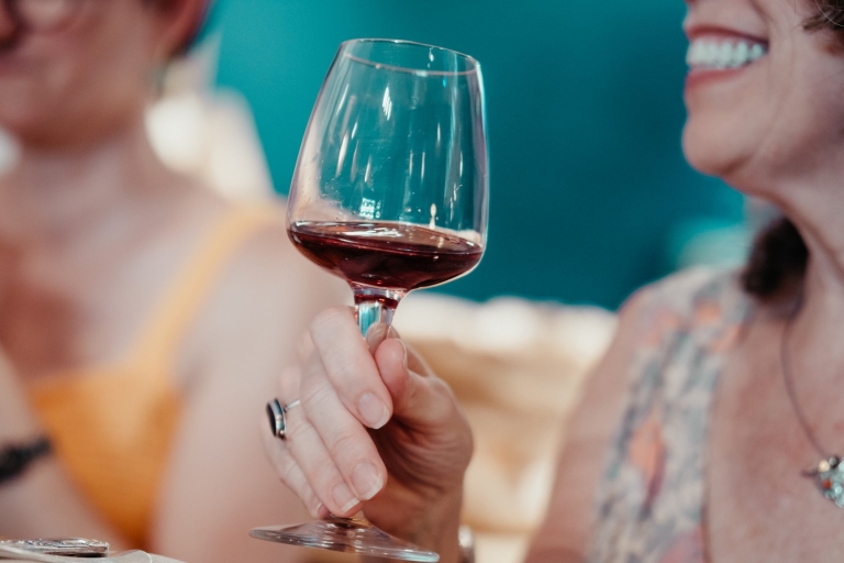 Explorez les bars à vins de Toulouse avec un expert en vin local