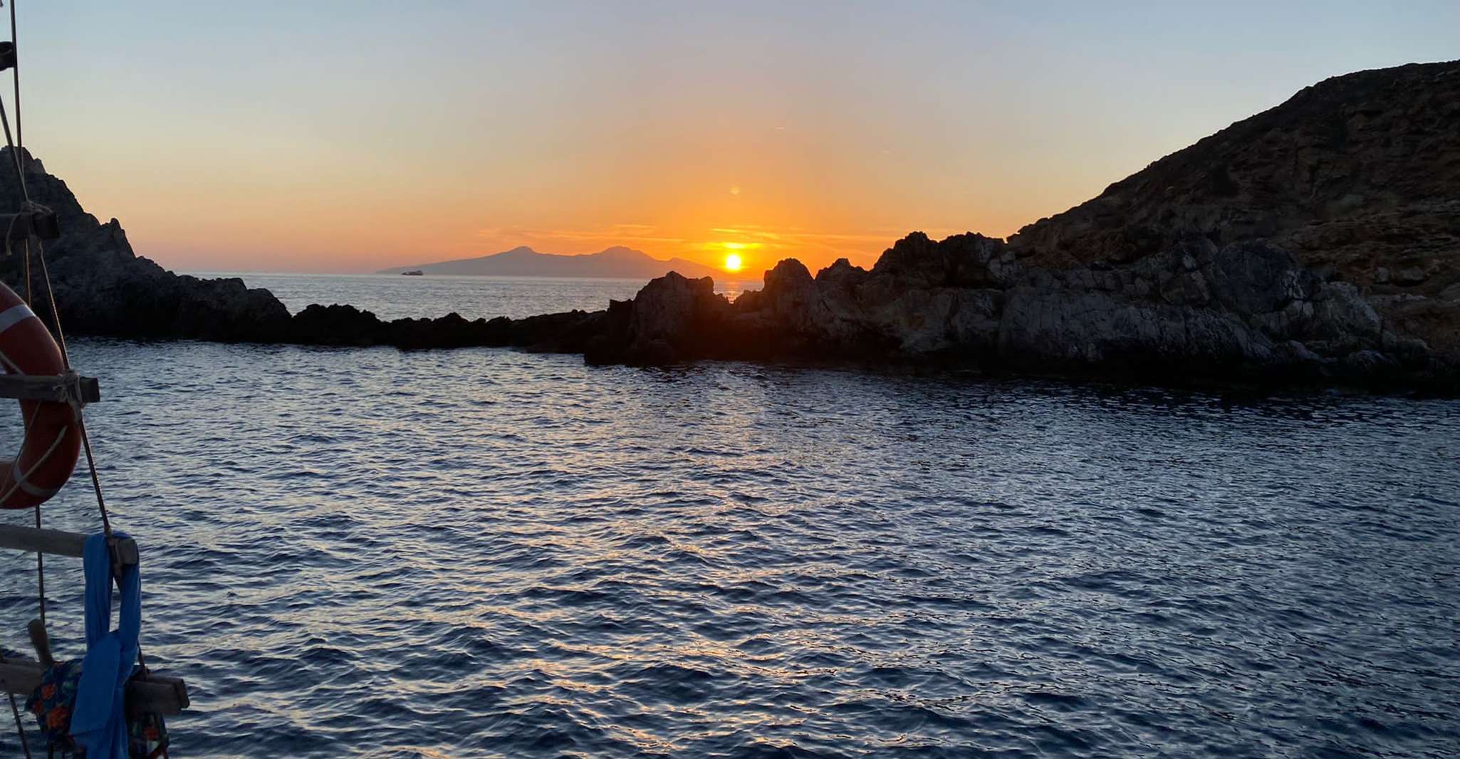 De Bodrum, tournée en bateau privé au coucher du soleil avec dîner et nager - Housity
