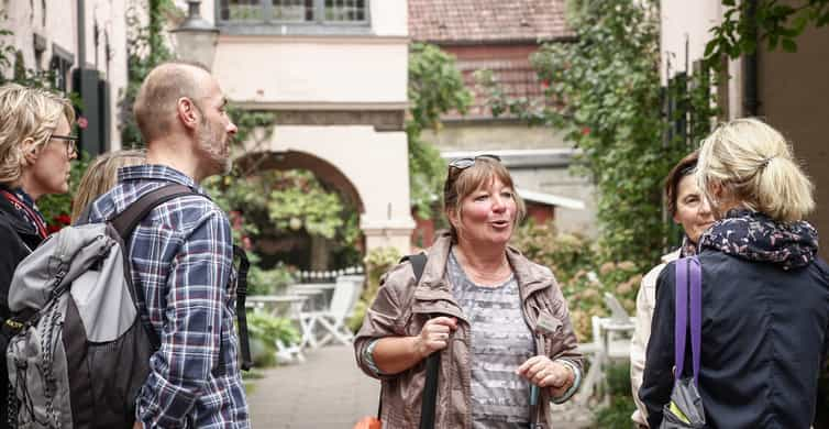 Lübeck: Entertaining Tour Through Hidden Courtyards