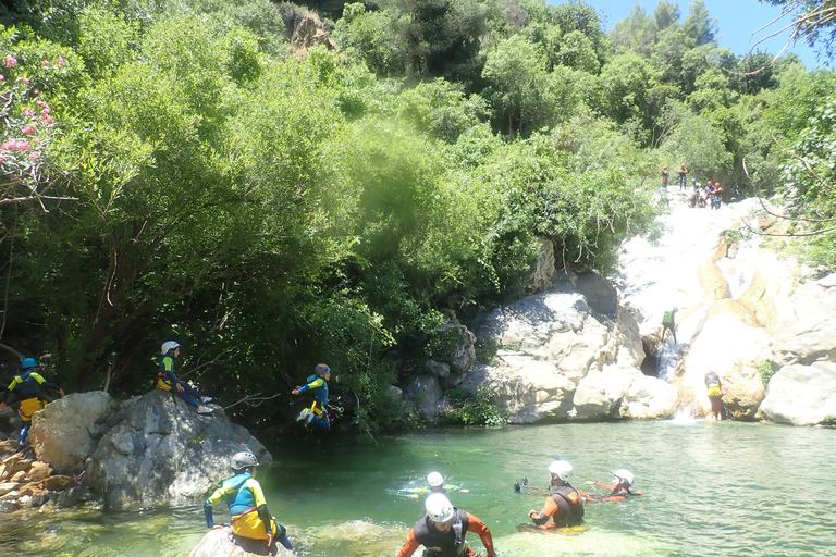 Dziki canyoning w Sierra de las Nieves w MaladzeDziki kanioning w Sierra de las Nieves, Malaga