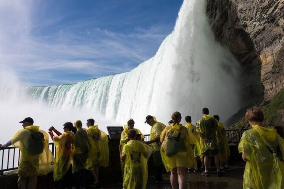 Niagara Falls: Walking Tour with Journey Behind the Falls