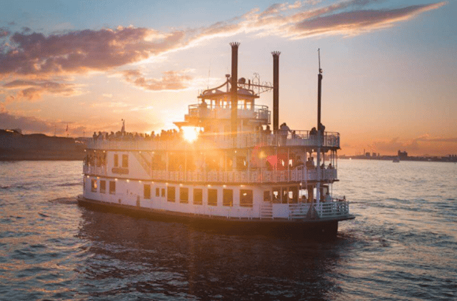 Boston: Scenic Moonlight Harbor Cruise