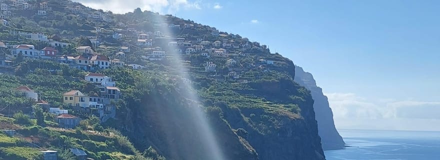 Funchal : Excursion en jeep tout-terrain sur l'île de Maderia avec arrêt baignade