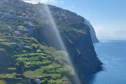 Funchal: Excursión en jeep todoterreno por la Isla Maderia con parada para nadar