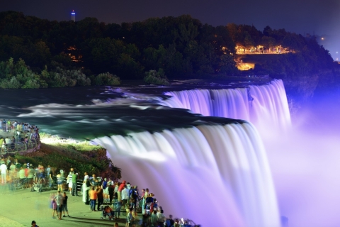 Niagara Falls, Canada: Falls by Day and Night with DinnerGroepsrondleiding