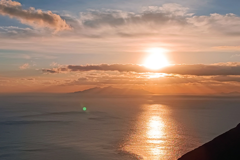 Santorini: Private Guided Sunrise Tour with a Sunrise View