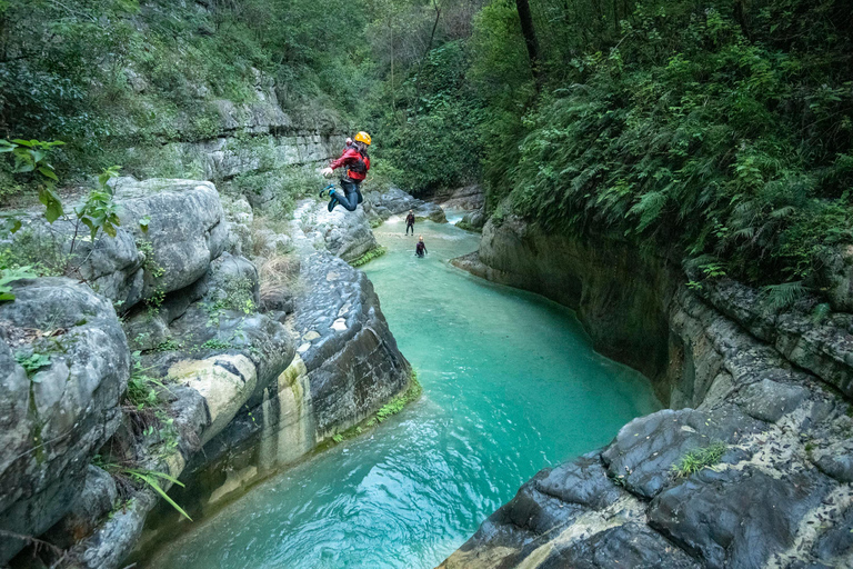 From Santiago,NL: Matacanes Canyon Canyoneering Tour & Lunch
