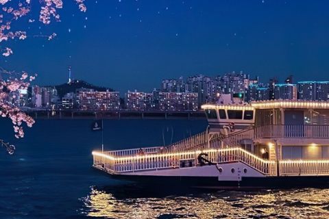 Seoul: Cherry Blossom Sunset Cruise on Han River