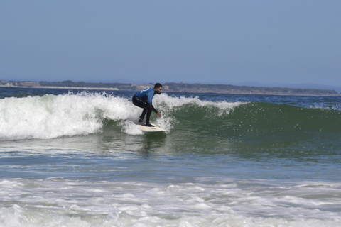 Cape Town:Learn to surf with the best view of Table Mountain