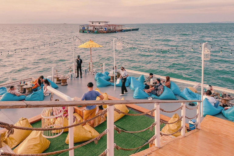 Pattaya City: Tappia Floating Cafe Pattaya Transfer &amp; DrinkTappia Floating Cafe Pattaya