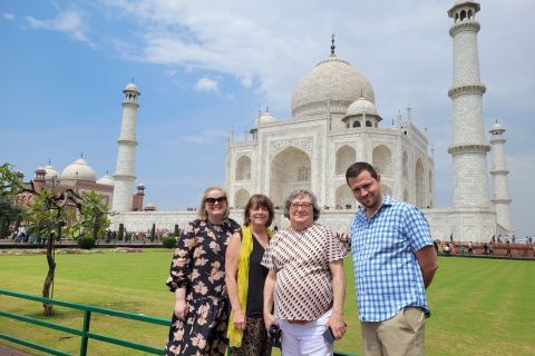 All-Inclusive Taj Mahal and Fort Day Tour From Delhi by Car
