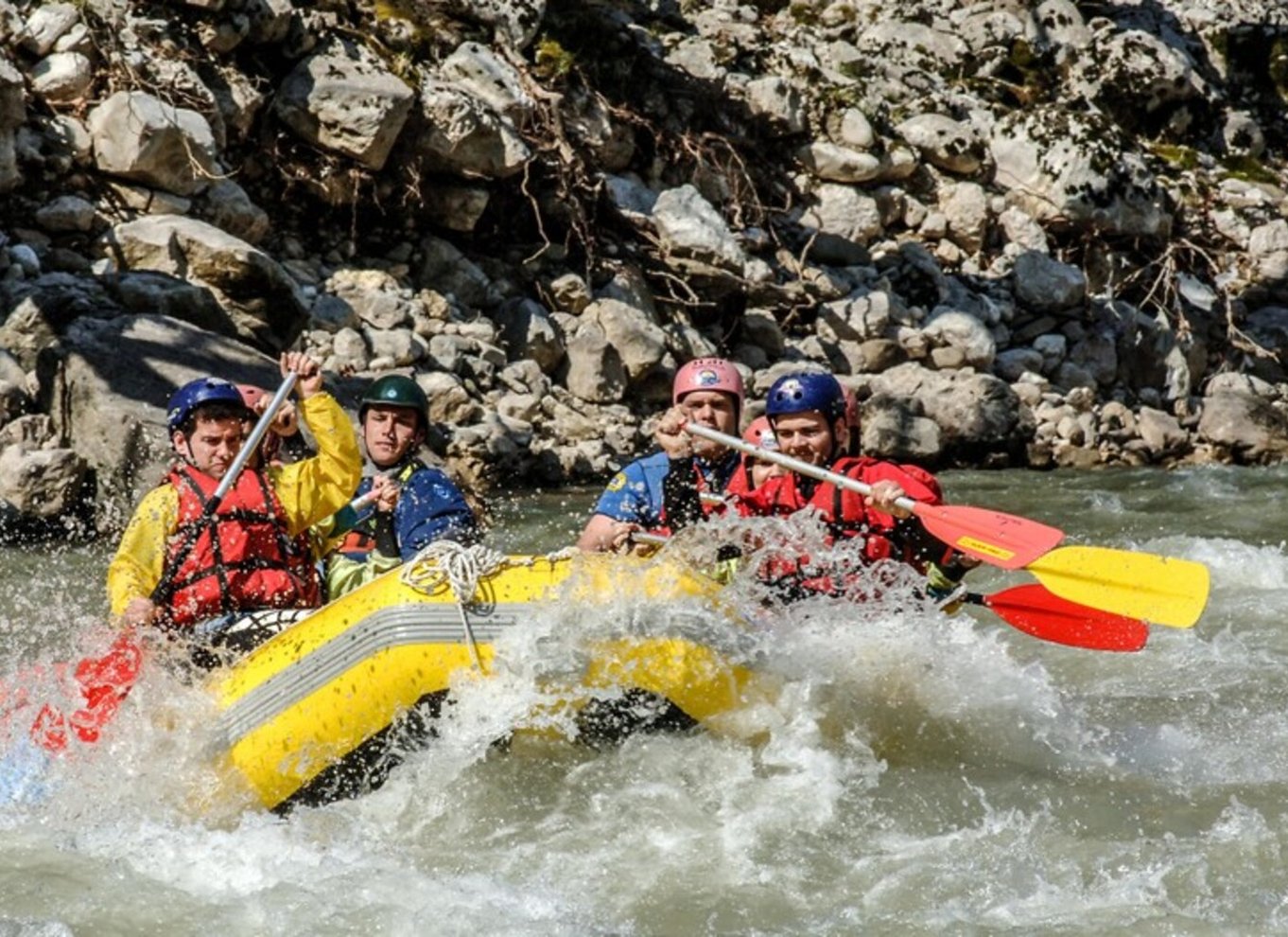 Tzoumerka: Rafting Arachthos Trail: Plaka-broen - Tzari