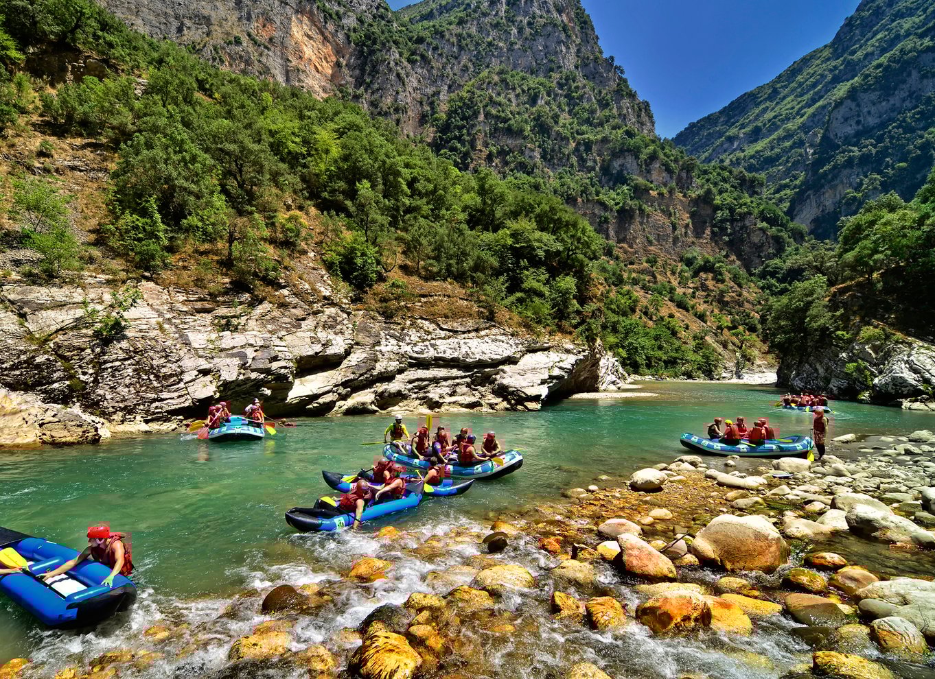 Tzoumerka: Rafting Arachthos Trail: Plaka-broen - Tzari
