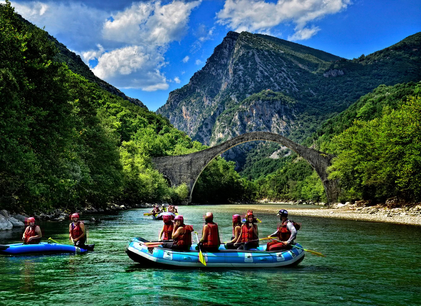 Tzoumerka: Rafting Arachthos Trail: Plaka-broen - Tzari
