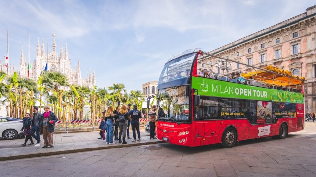 Visit Milan Hop-On Hop-Off Bus Ticket for 24, 48, 72 Hours in Milan
