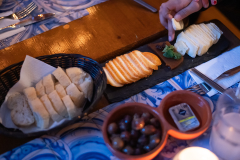 Lissabon: nachtelijke eet- en wijnproeverijEngelse rondleiding