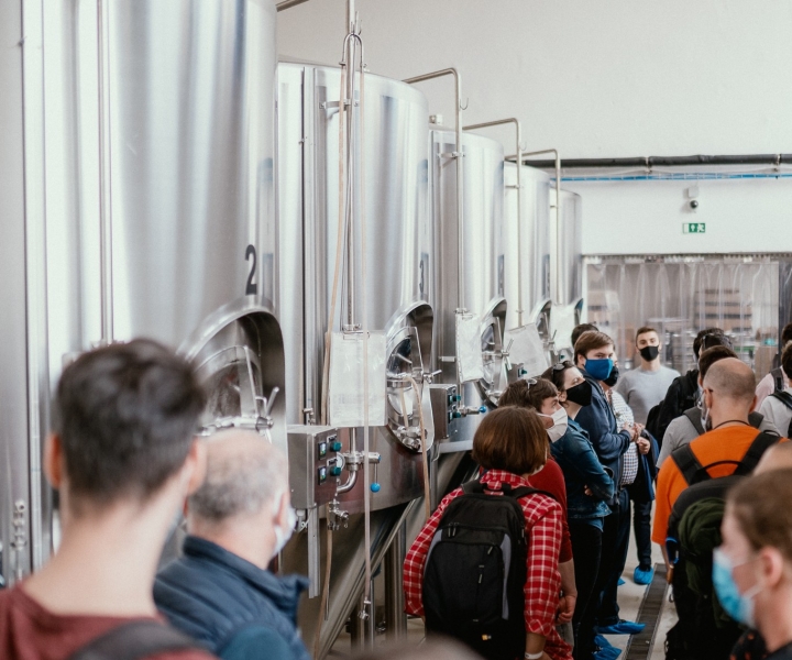 Budapest: Craft Brewery Tour with Beer Tasting & BBQ Dinner