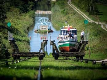 Von Danzig aus: Bootsfahrt auf dem Elblag-Kanal