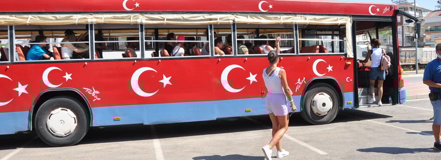 Depuis la ville de Side : Safari en bus Cabrio et tour en bateau avec déjeuner