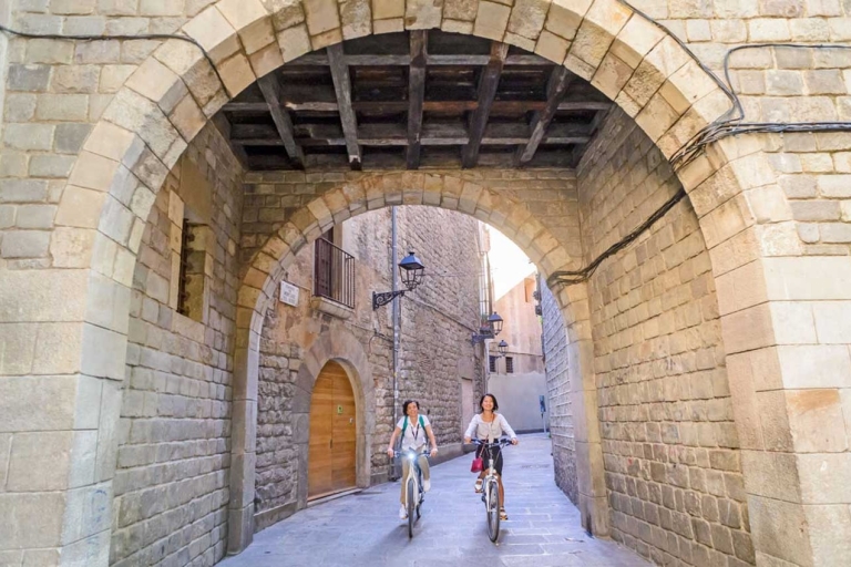 Barcelona: E-Bike-Tour, Seilbahnticket & Segeltour